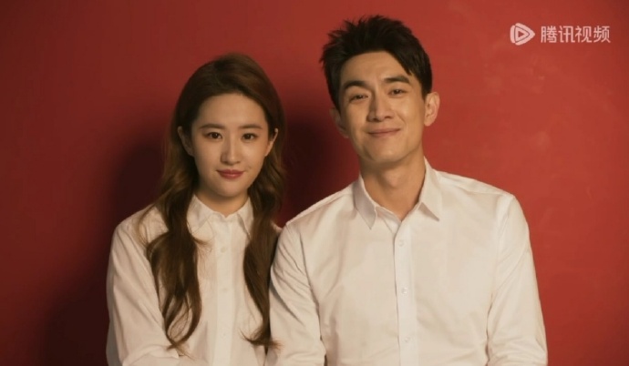 黄亦玫方协文结婚证件照##刘亦菲林更新一家三口了