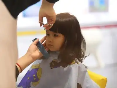 婴儿理发的最佳时期 教你学会在家给婴儿理发