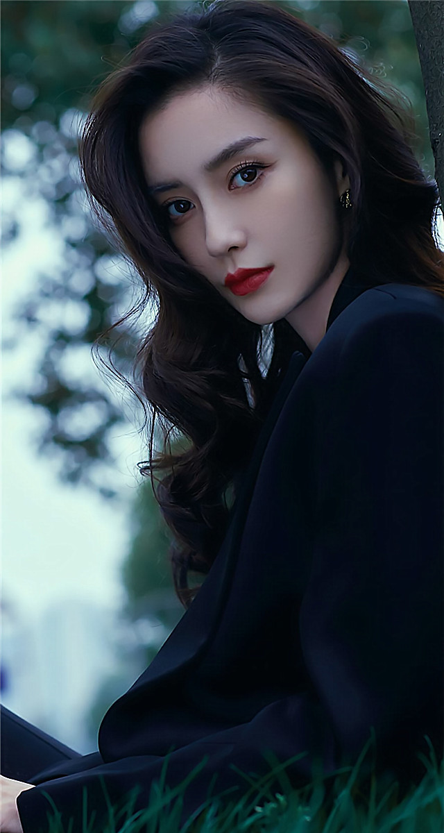 明星angelababy杨颖高清写真图集:肤白貌美,性感迷人