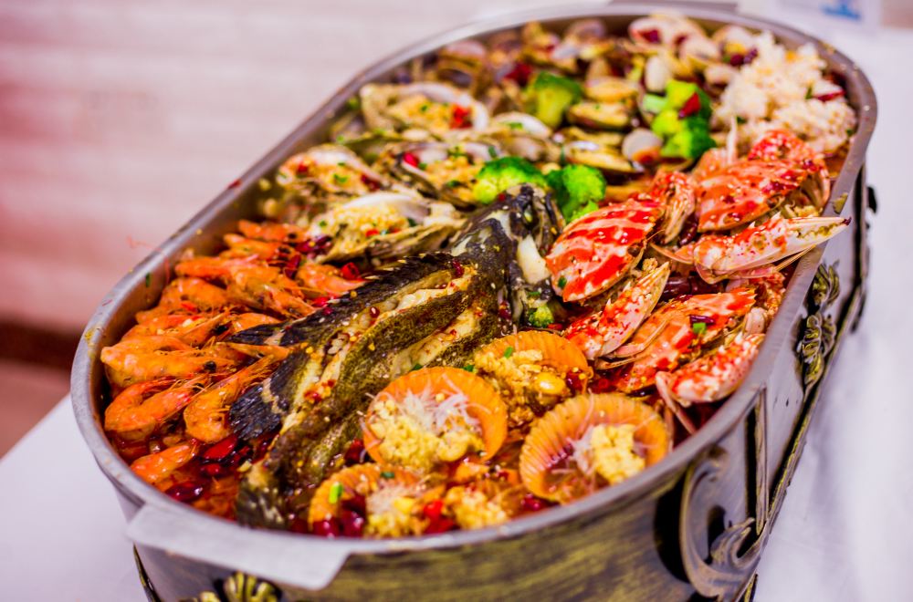 【大盆海鲜巨无霸】第一市场亲嘴螺海鲜蒸煮餐厅(海鲜大盆菜套餐)