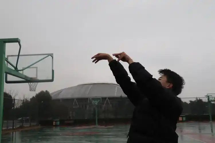 期末人像《篮球少年》