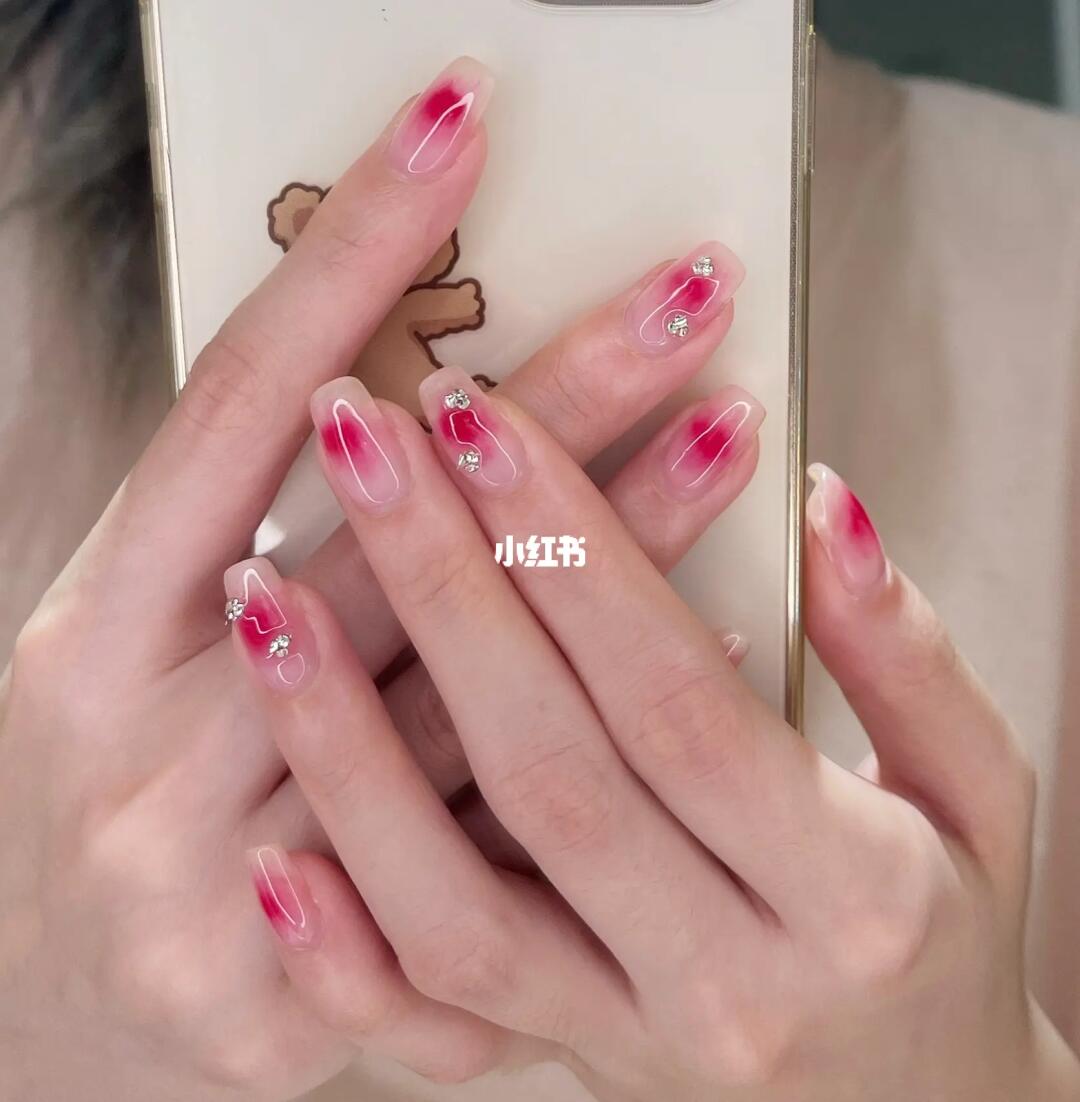每月美甲小红书爆款腮红甲77堆钻
