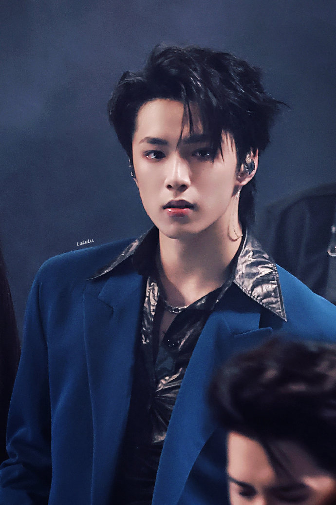 刘耀文叁重楼暨出道四周年演唱会