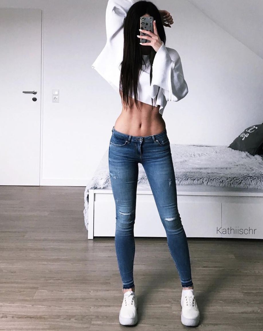 清醒一点郑秀晶的马甲线还没你强呢