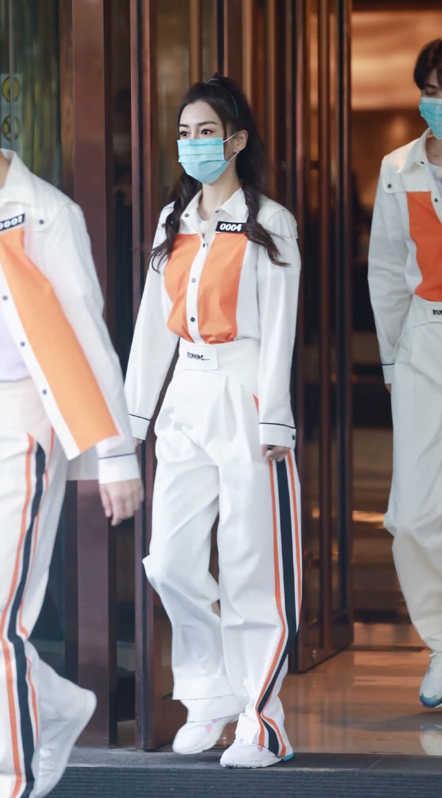 新一季《奔跑吧》路透曝光,angelababy穿公主裙美艳动人