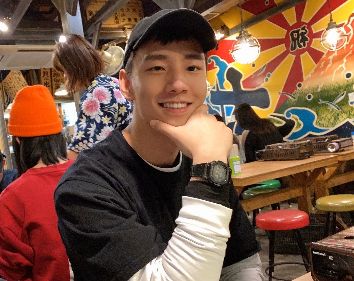 组图爱好健身的北京26岁185cm中医小哥哥有酒窝的男生真帅