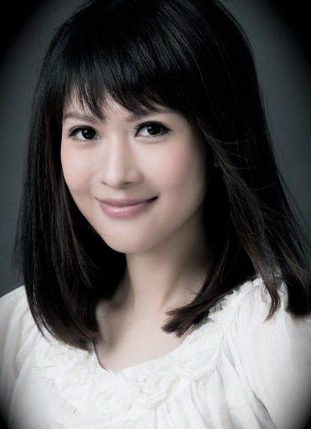 曾是知性女主持, 为冯小刚弃富豪丈夫, 陈红老公为她花了上千万