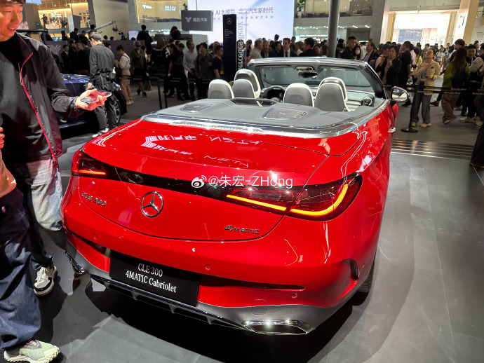 今天这敞篷cle300四驱终于上市了
