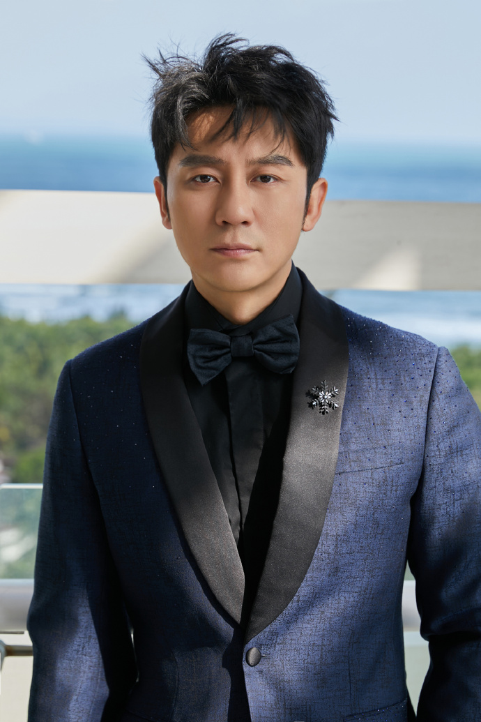 李晨超话电影之约星光璀璨,@李晨担任第四届#海南岛国际电影节#闭幕式