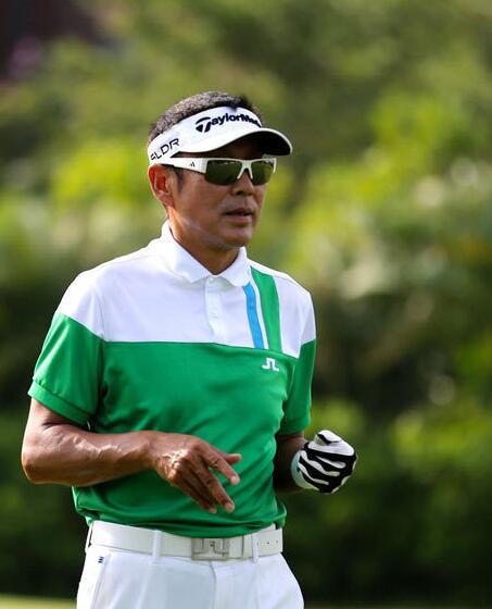 孙楠冯小刚陈道明高尔夫球场打球,大咖的运动