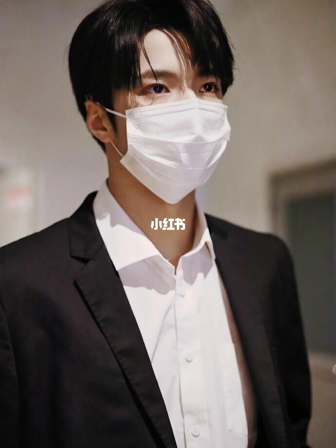 文哥穿西装绝了