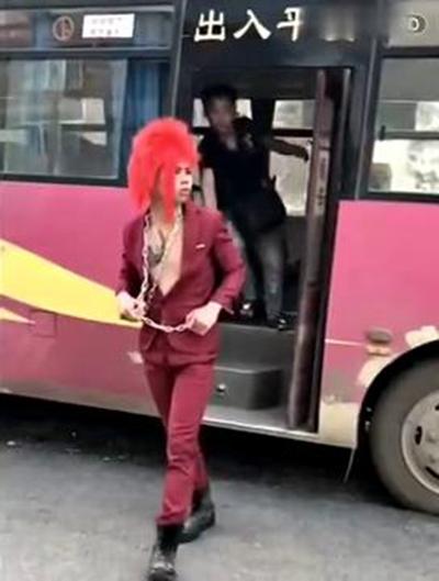 农村青年拍乡村非主流风视频成网红:打工是不可能的_热点聚焦_日照_齐