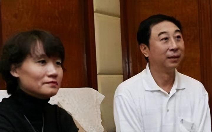 冯巩的妻子到底是谁