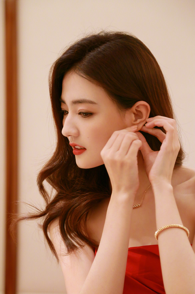 徐璐美艳性感活动写真图片18