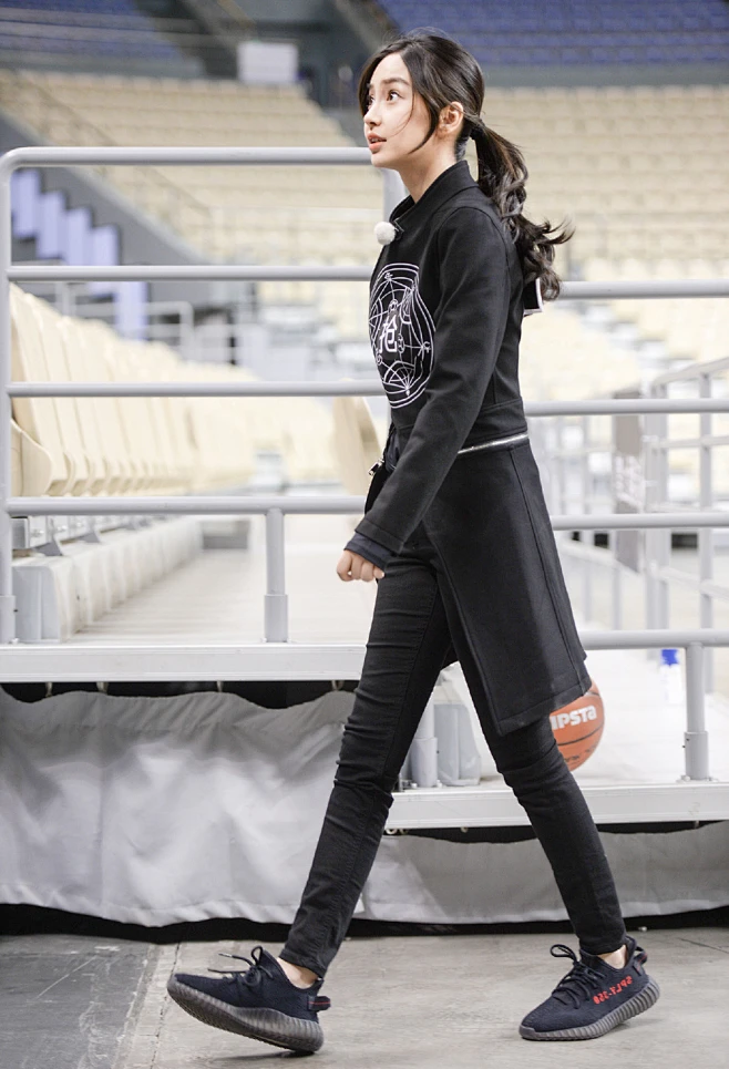 [angelababy][新闻]170609 《奔跑吧》angelababy剧照