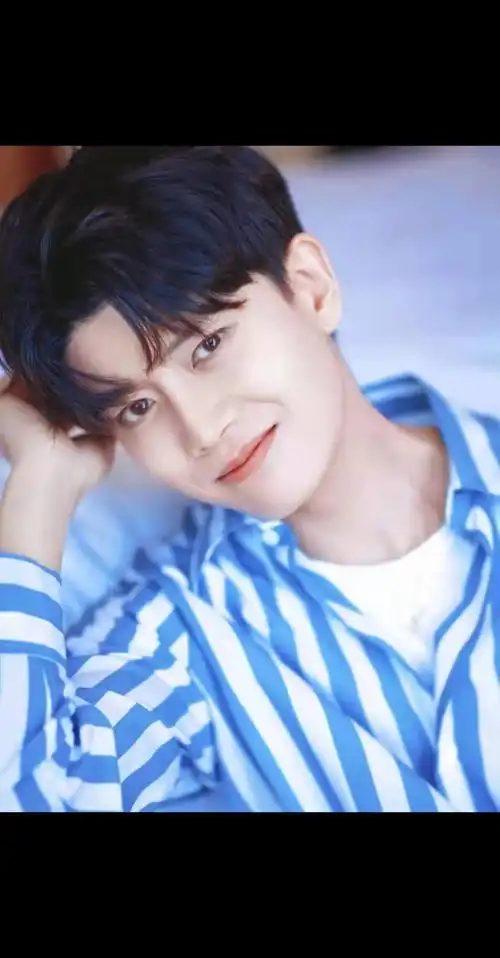 任嘉伦笑容鲨.#任嘉伦 #追星 #治愈系笑容 #最想见的人  - 抖音