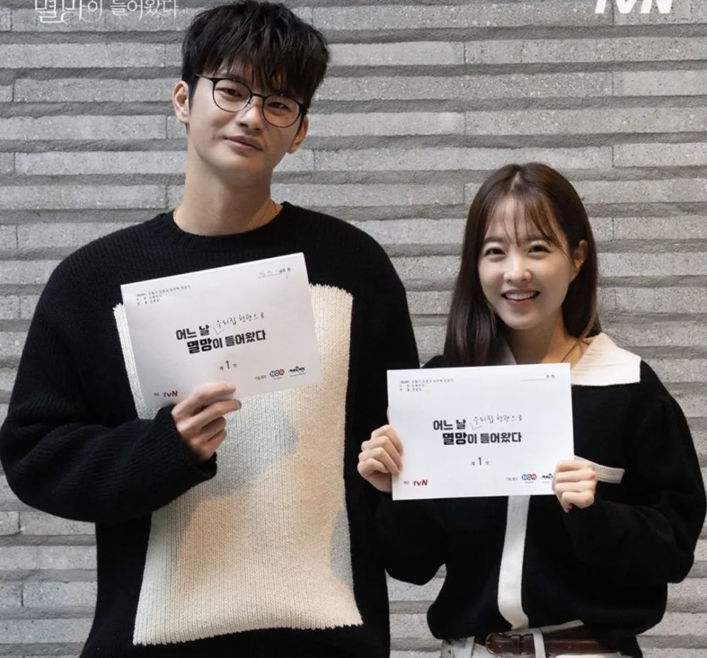 34岁徐仁国减肥40斤变型男与朴宝英合作新剧人鬼cp默契十足