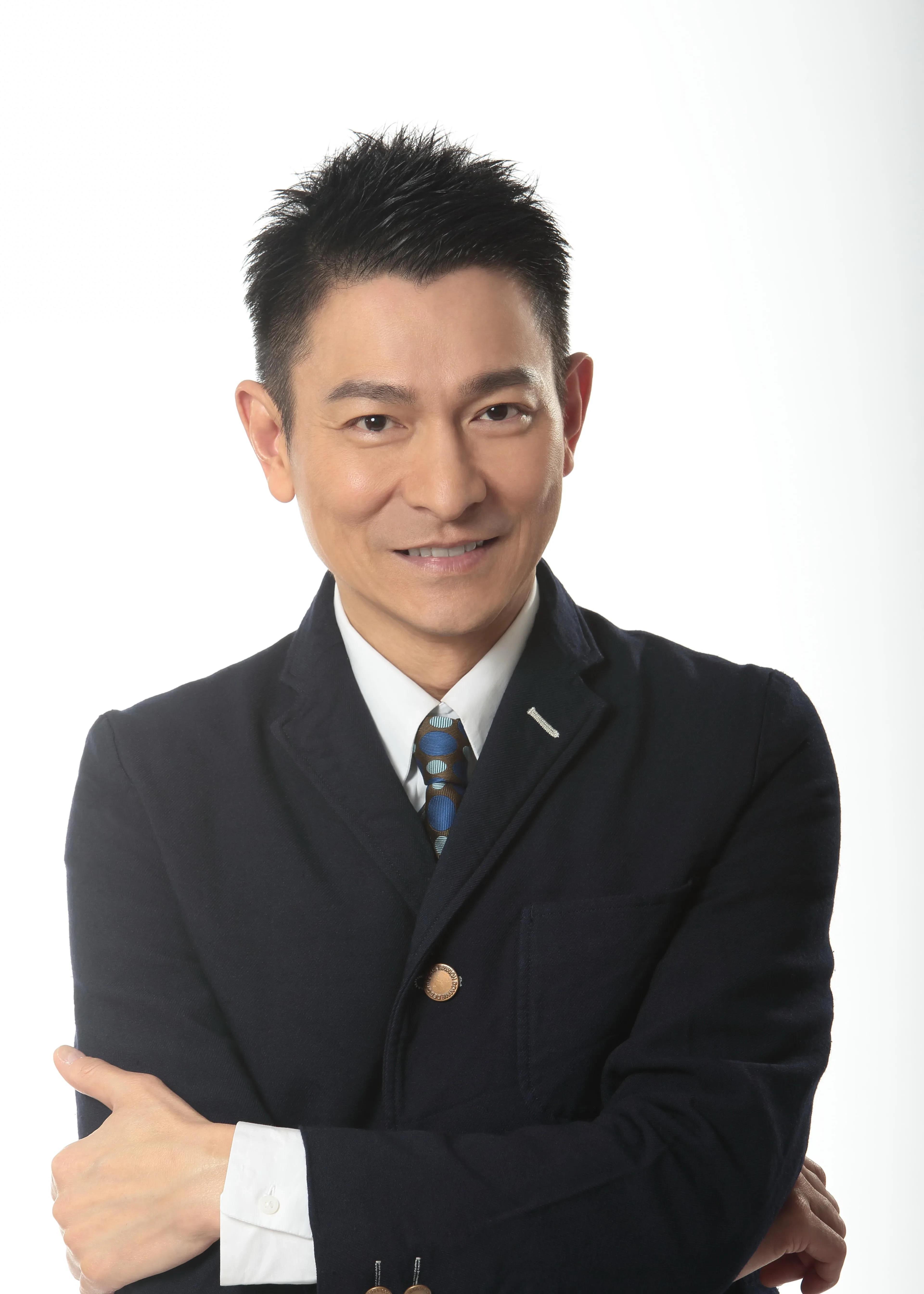 天王巨星刘德华,即将开启全球巡回演唱会,直冲热搜第一,_安迪_魅力