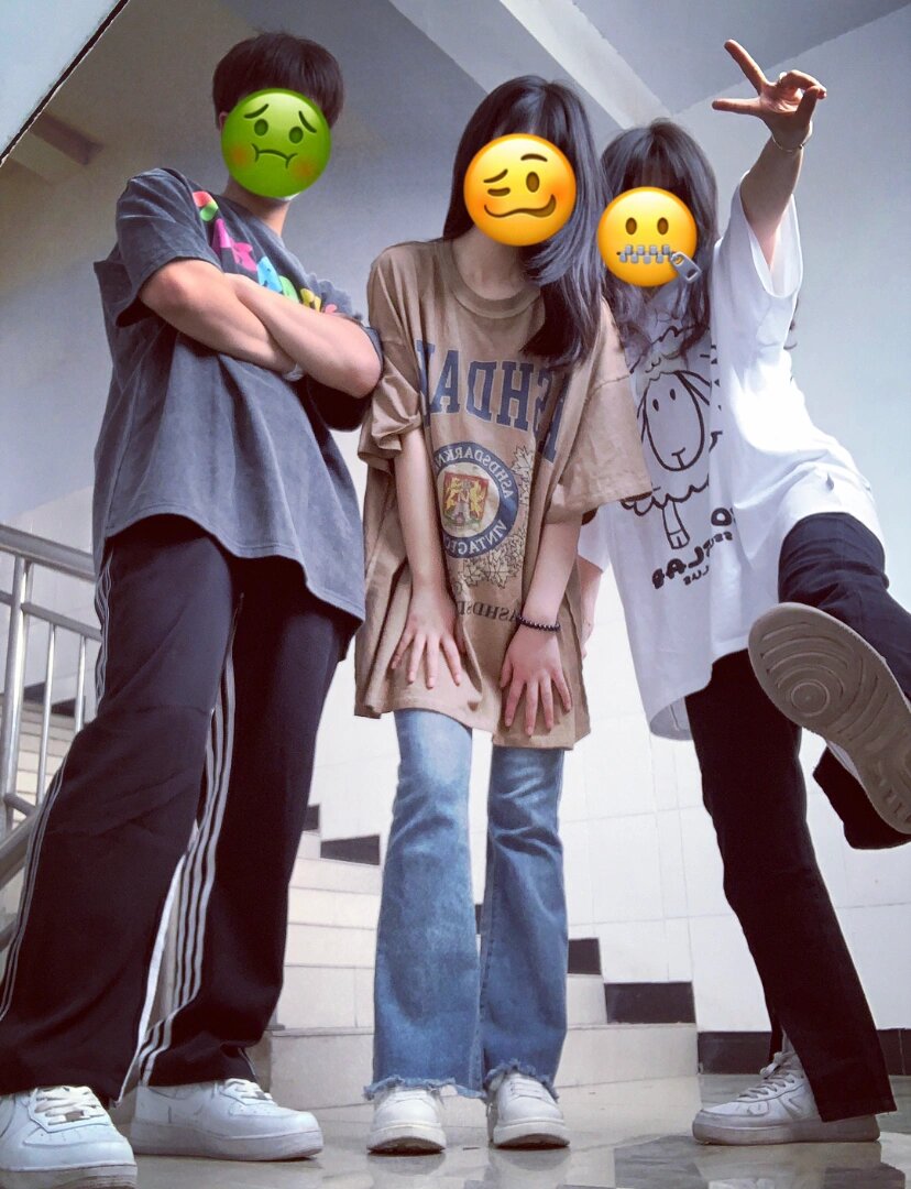 分享一波三人拍照姿势05