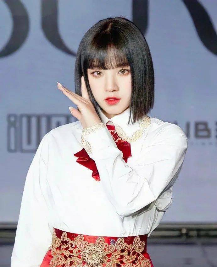 摘下假发后好评爆炸的这位女团爱豆!_短发