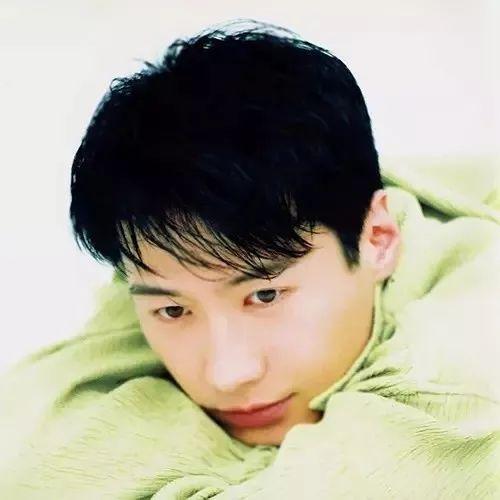 看这些照片就知道黎明年轻巅峰颜值有多帅