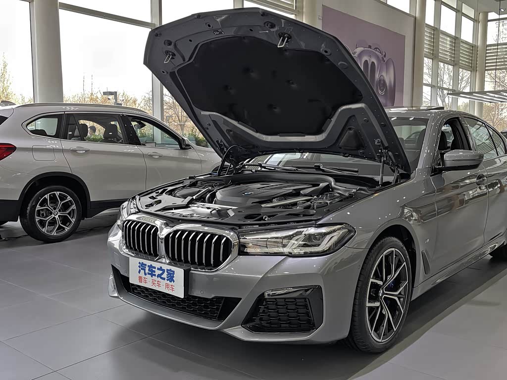 宝马(进口) 宝马5系(进口) 2022款 改款二 540i 风尚版 m运动套装
