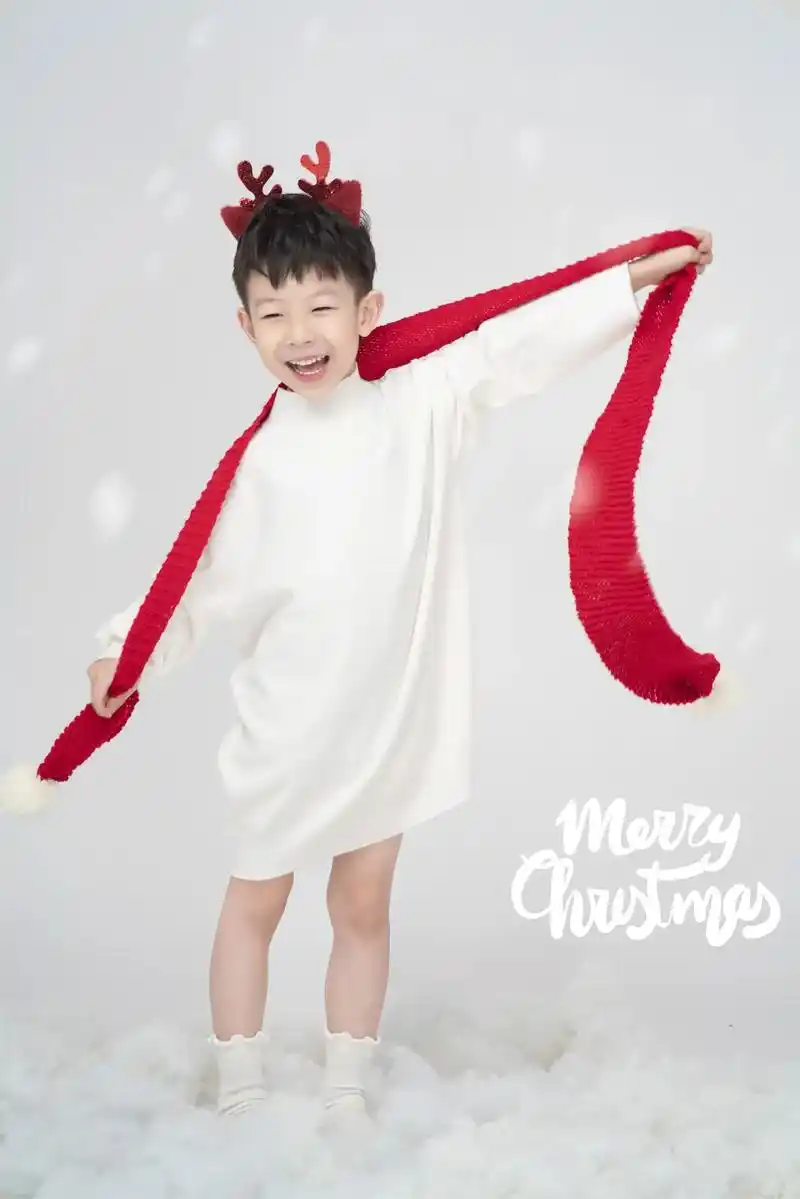 阳泉 #儿童摄影 #圣诞照 5岁男童白色系圣诞写真 - 抖音