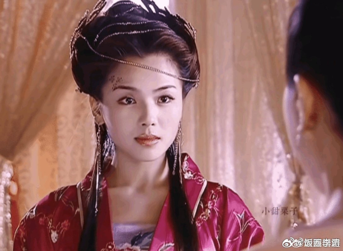 小时候虽然知道娥皇和花蕊夫人都是刘涛演的,但就是接受不了这种替身