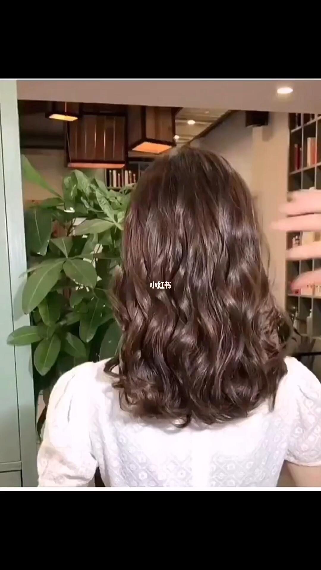 秋冬烫发发型木马卷适合圆脸很减龄的发型 78蓬松烫