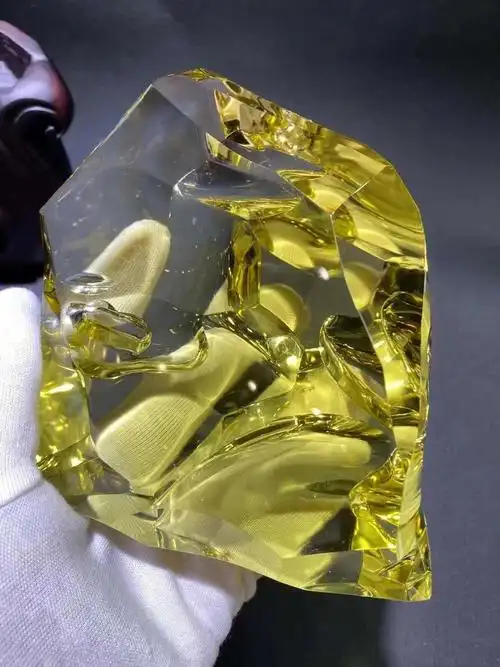 黄水晶是财富之石