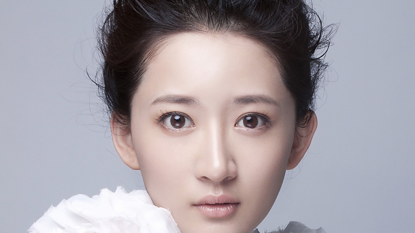 搜狗壁纸里的这个美女叫什么?