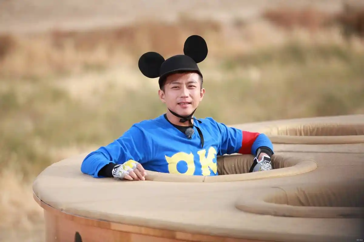 《跑男7》放出最新海报,7位成员的站位,透露最新队长人选