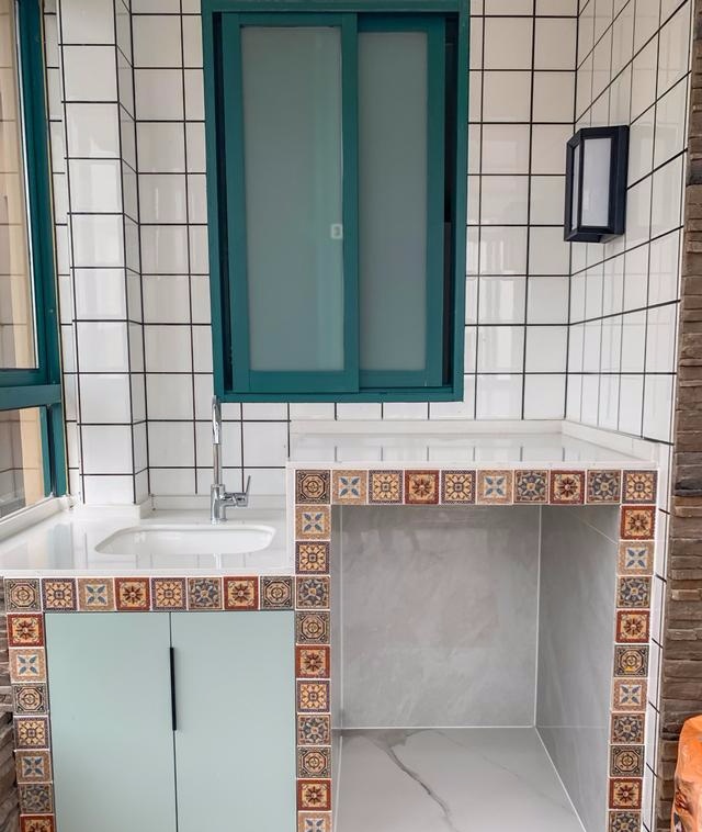 农村庭院怎么设计?朋友用50块红砖砌个洗手池,看起来更有乡村范