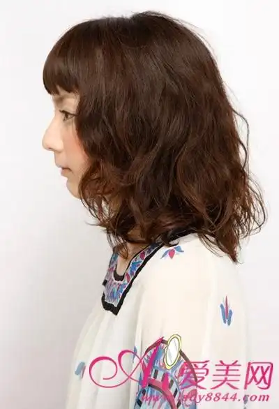 4款蓬松波浪中长卷发 时尚增发量,爱美网美发推荐头发稀少适合什么
