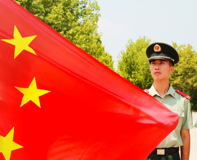 庆八一武警官兵送上别样祝福