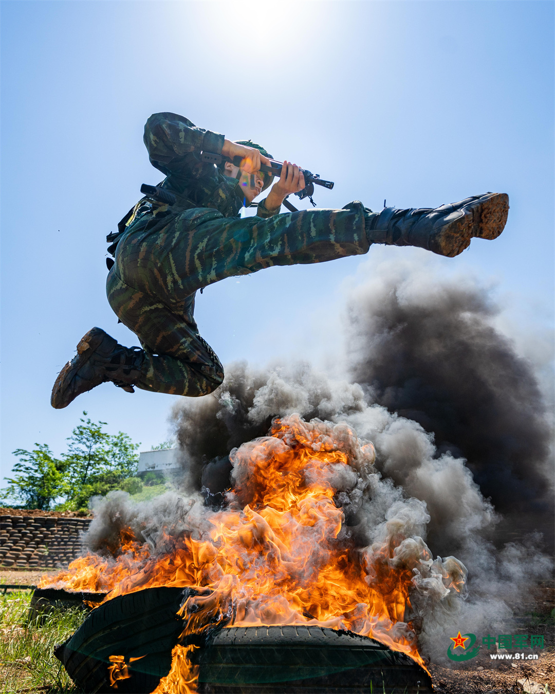 亮眼组图丨武警广西总队桂林支队开展实战化训练 - 中国军网