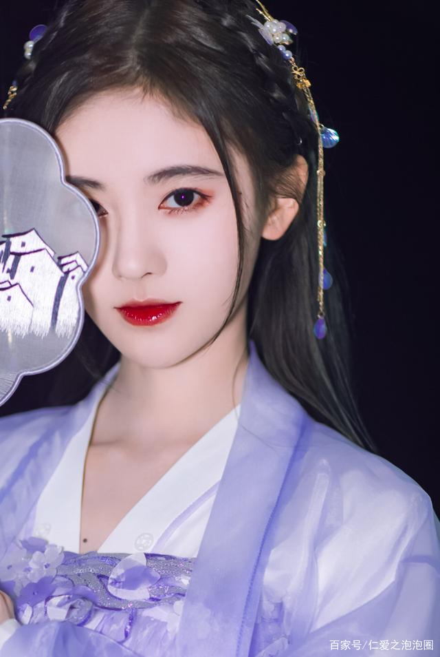 《国风美少年》评委之鞠婧祎