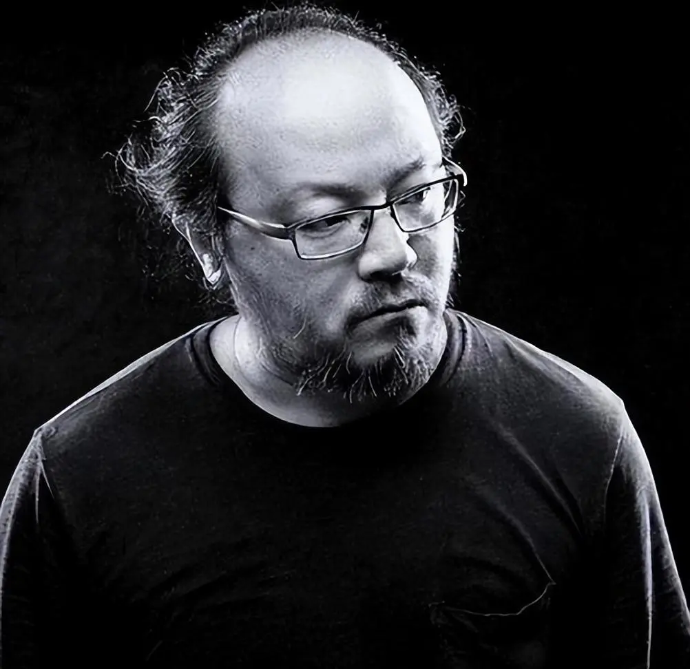 《艳阳天》《山和水》《幻听》,接连发行的专辑,人们发现窦唯真的变了