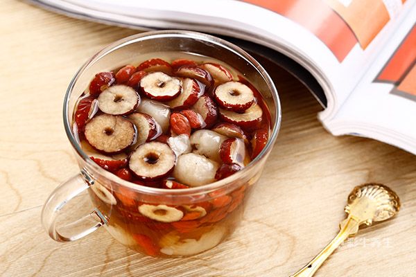 山楂枸杞子泡水喝有什么功效山楂枸杞茶的功效