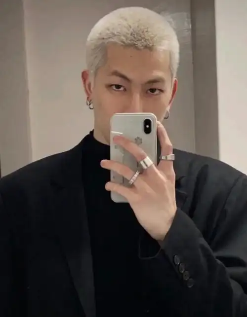 寸头浅色帅到离谱了吧yyds