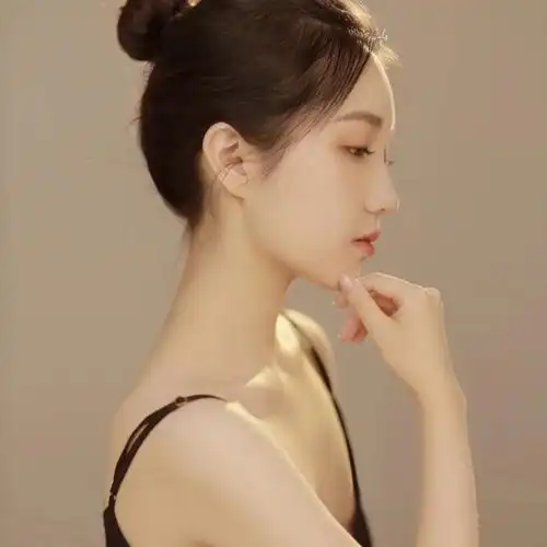 优雅温柔舞蹈家_微信头像女图片_扣扣居