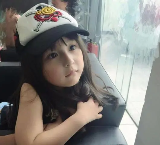 "小芈月"11岁近照曝光,长相清纯甜美,网友表示愿意等她长大_刘楚恬