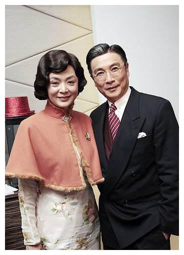 刘松仁发福憔悴很苍老,小20岁妻子素颜近照,结婚多年求子艰辛