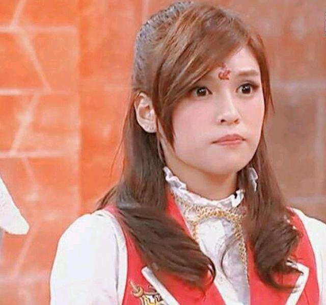 萌学园#因为乌克娜娜刚刚醒来,身体还很虚弱,所以来看乌克娜娜的人都