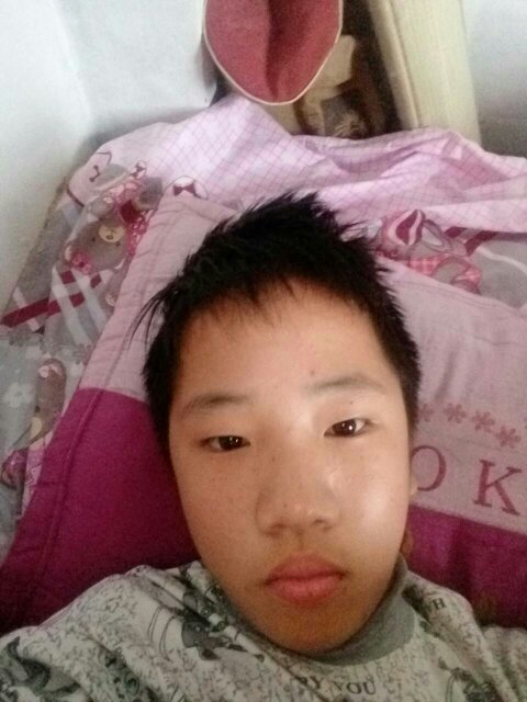 14岁的男生脸型是椭圆形的适合剪哪种发型