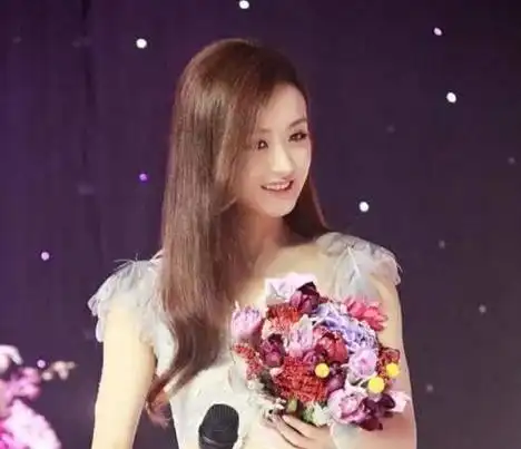 撞脸霍建华,在家乡打工照顾父母,老婆不输明星姐姐|娱乐圈|冯绍峰