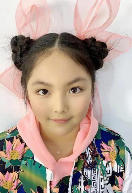 10岁王诗龄拍策划大片,脸颊圆润身体壮,成品片中变成精致小美女_网友