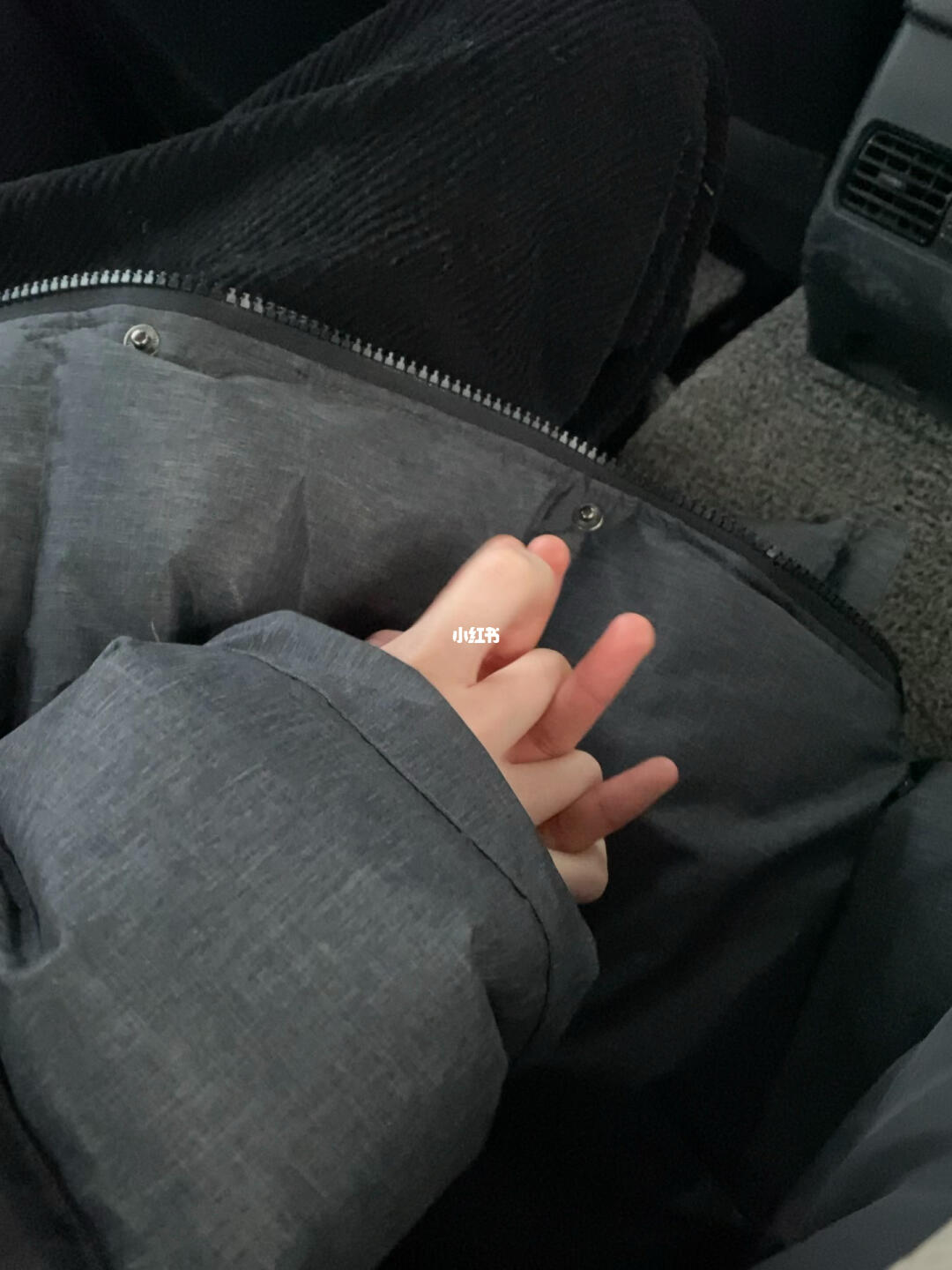 和她拉手手闺蜜