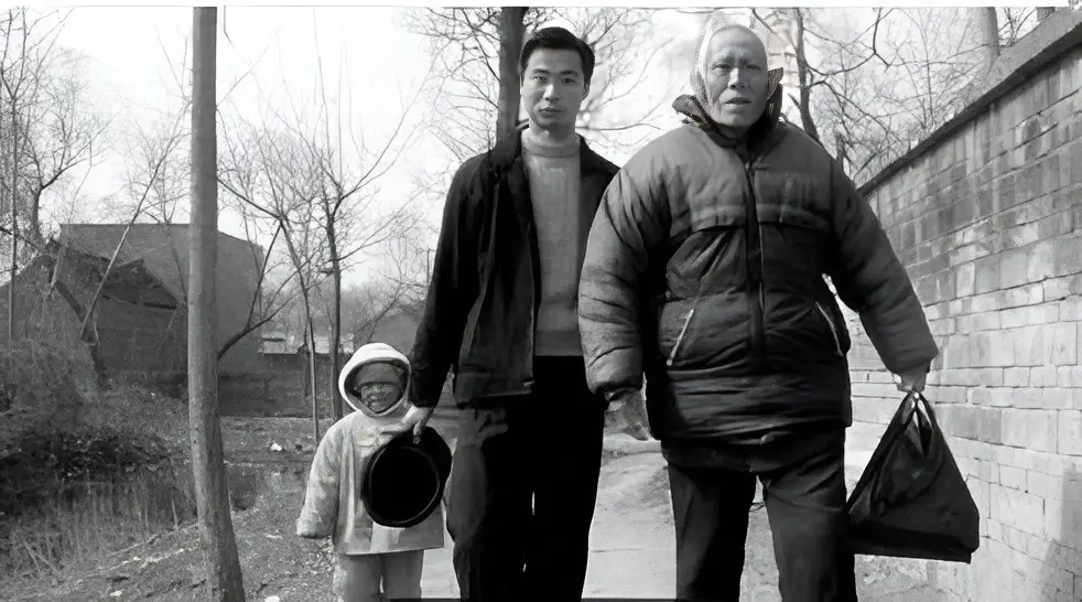 杨虎城离世57年后,其孙子找到刽子手,对他笑道:祝您活到110岁