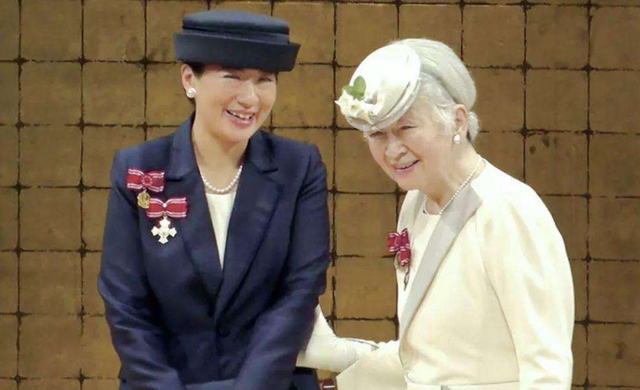 日本明仁皇后:被用作生育工具,为天皇生2子1女,拒绝与天皇合葬